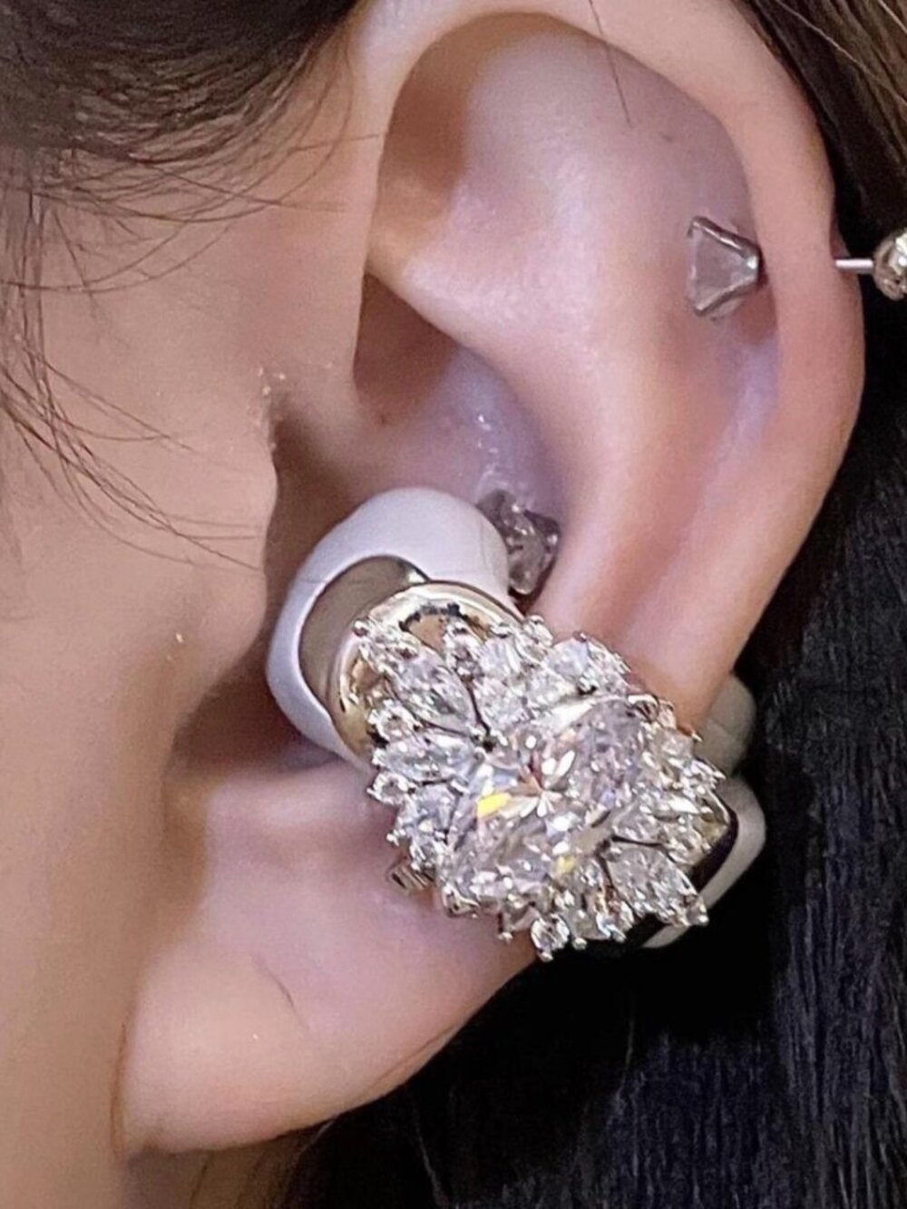 Bose Ultra Open Earbuds with Stunning Crystal Clips - Picture 7 of 7